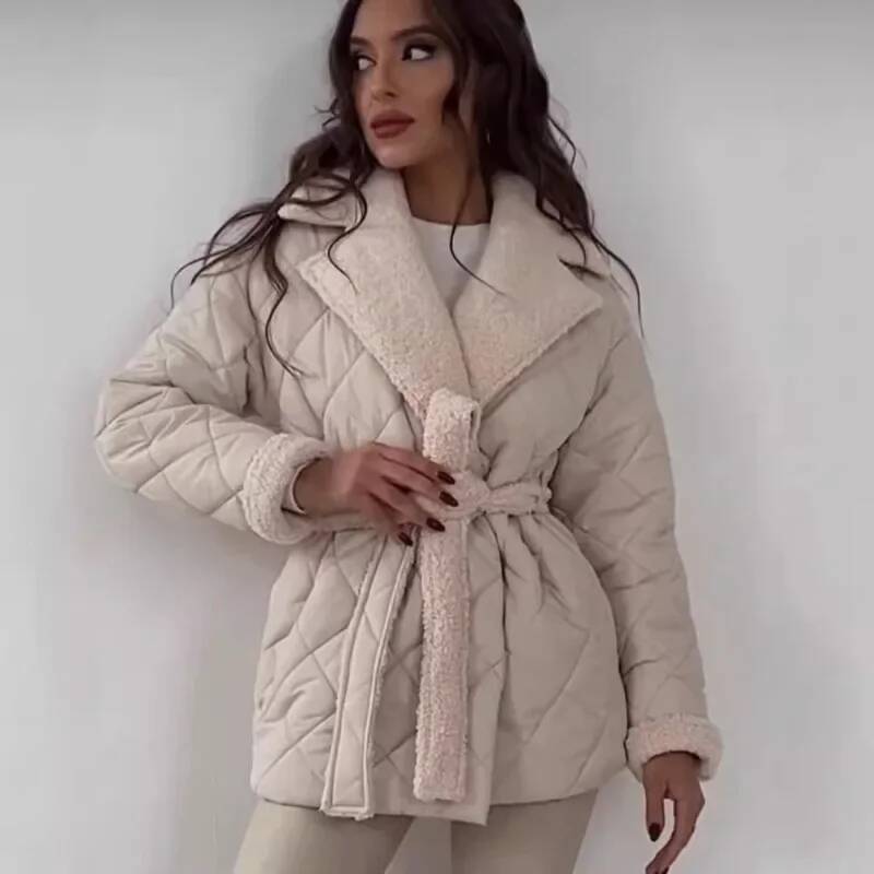 우아한 퀼팅과 인조 퍼 안감이 있는 여성 패션 라펠 벨 - Street Fashion England 리뷰 및 가격