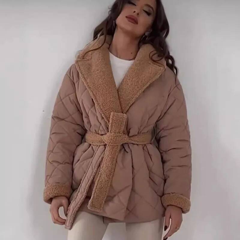 우아한 퀼팅과 인조 퍼 안감이 있는 여성 패션 라펠 벨 - Street Fashion England 리뷰 및 가격